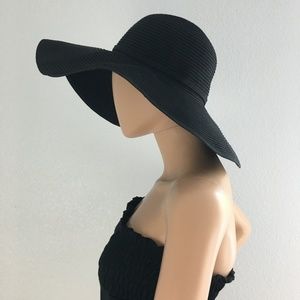 Big floppy black sunhat